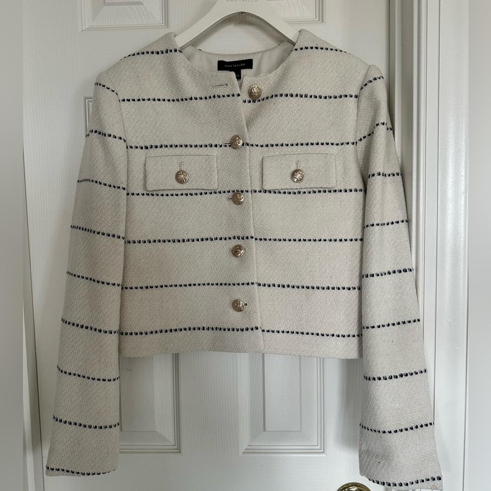 Ann Taylor Ivory Tweed Cropped Button Front Jacket - Like New!